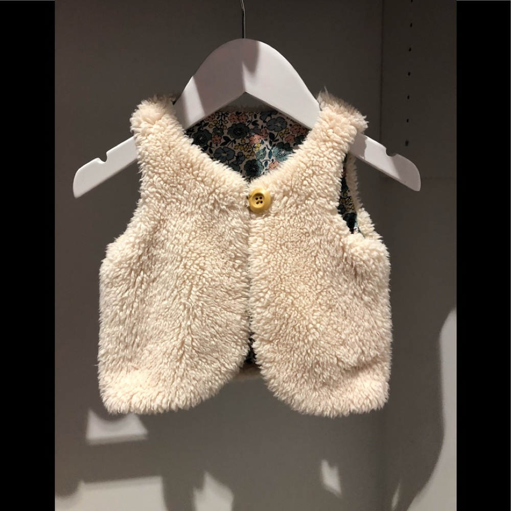 Mini Boden fleece vest